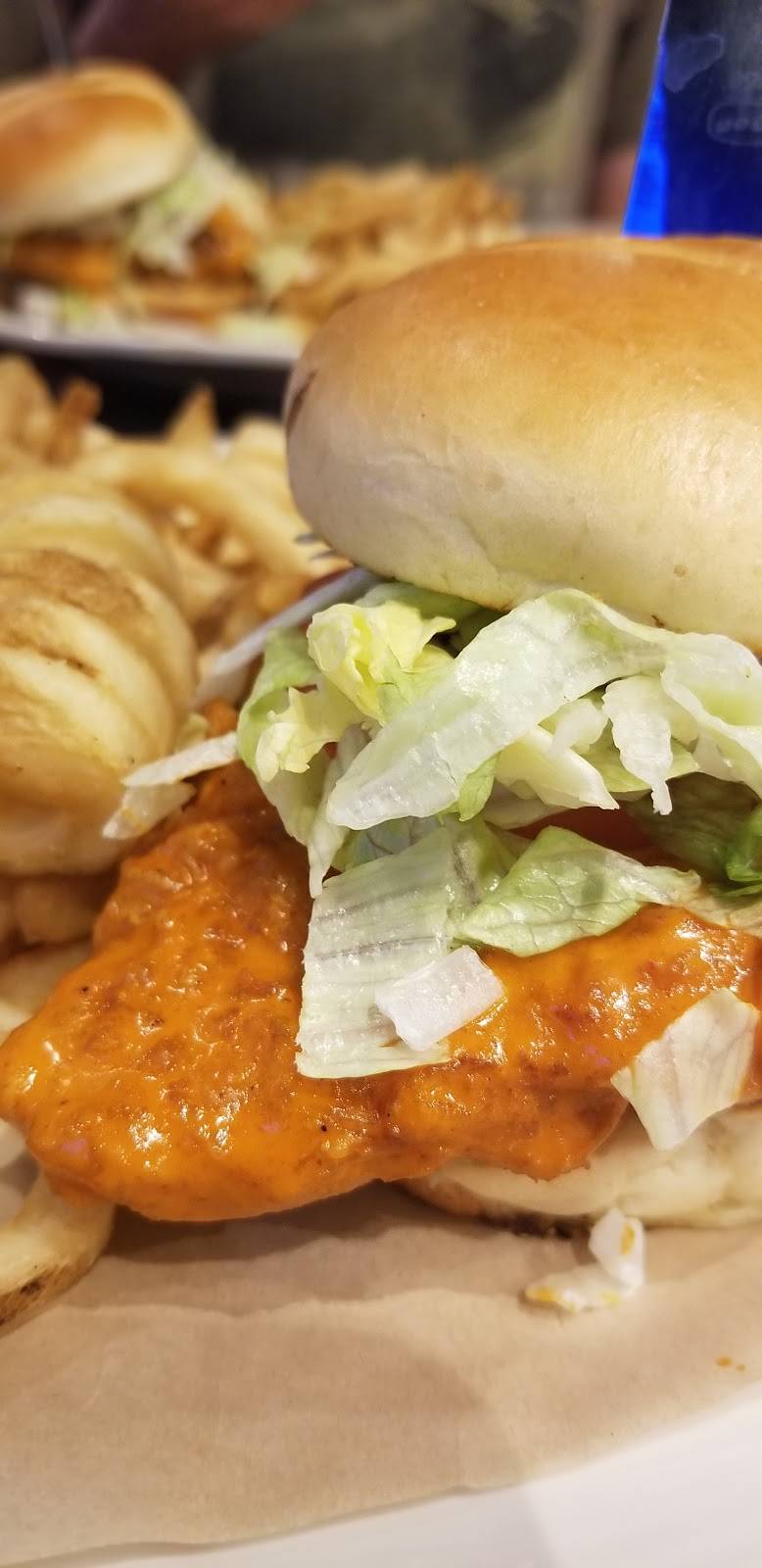 Hooters | restaurant | 4710 I-10, Baytown, TX 77521, USA | 8325142586 OR +1 832-514-2586