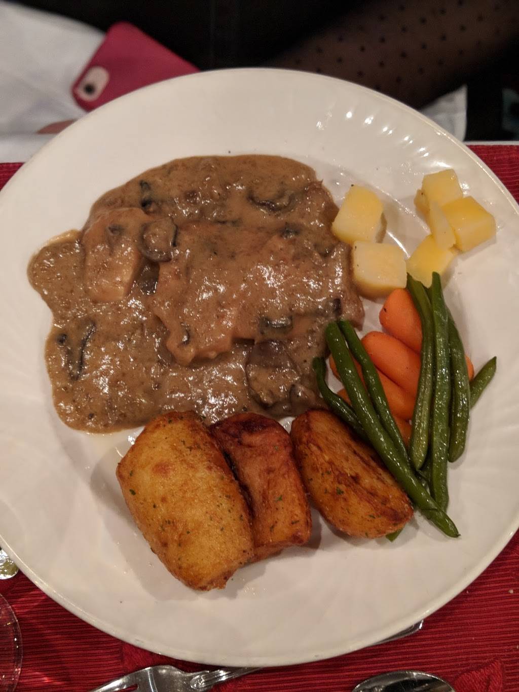 Restaurant La Bonne Adresse | restaurant | 7001 Boulevard des Galeries dAnjou, Anjou, QC H1M 3V6, Canada | 5143541138 OR +1 514-354-1138