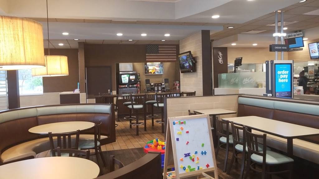 McDonalds | cafe | 13545 NC-210, Rocky Point, NC 28457, USA | 9106027795 OR +1 910-602-7795