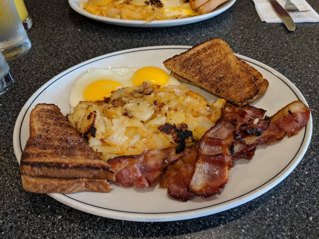 Peters Place | restaurant | 34 Princess St, Kingston, ON K7L 1A4, Canada | 6135493465 OR +1 613-549-3465