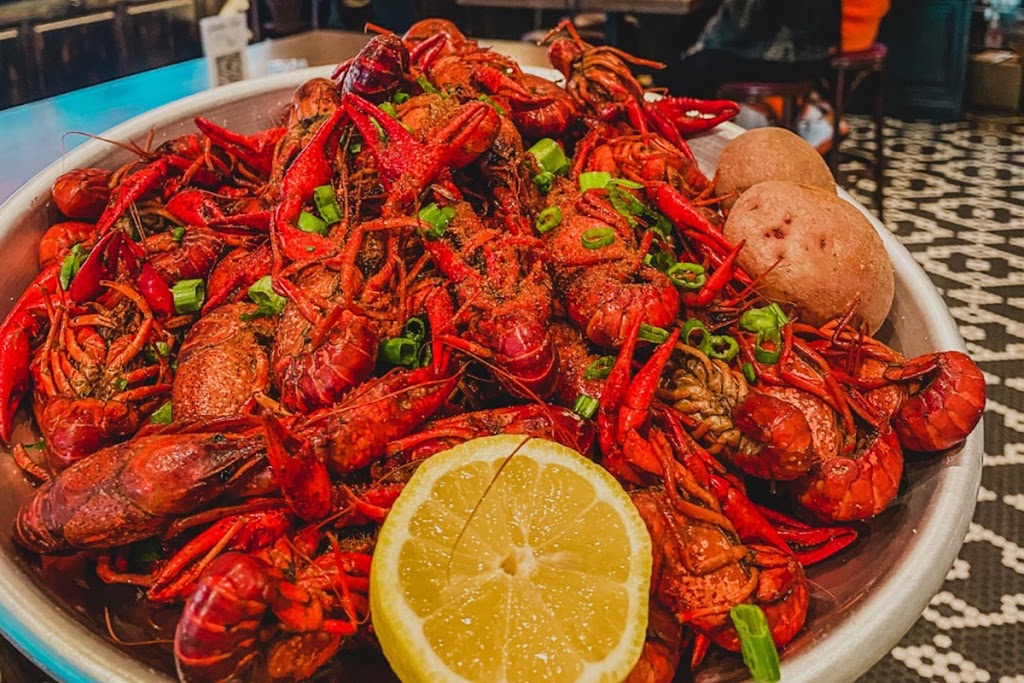 Md Long Seafood | restaurant | 525 Washington Ave, Philadelphia, PA 19147, USA | 2675072629 OR +1 267-507-2629