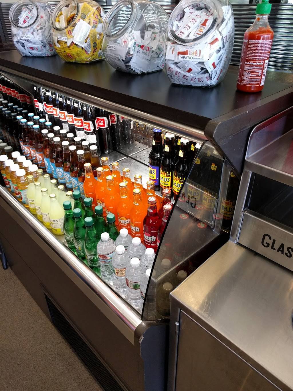 The Stand | restaurant | 17000 Ventura Blvd, Encino, CA 91316, USA | 8187882700 OR +1 818-788-2700