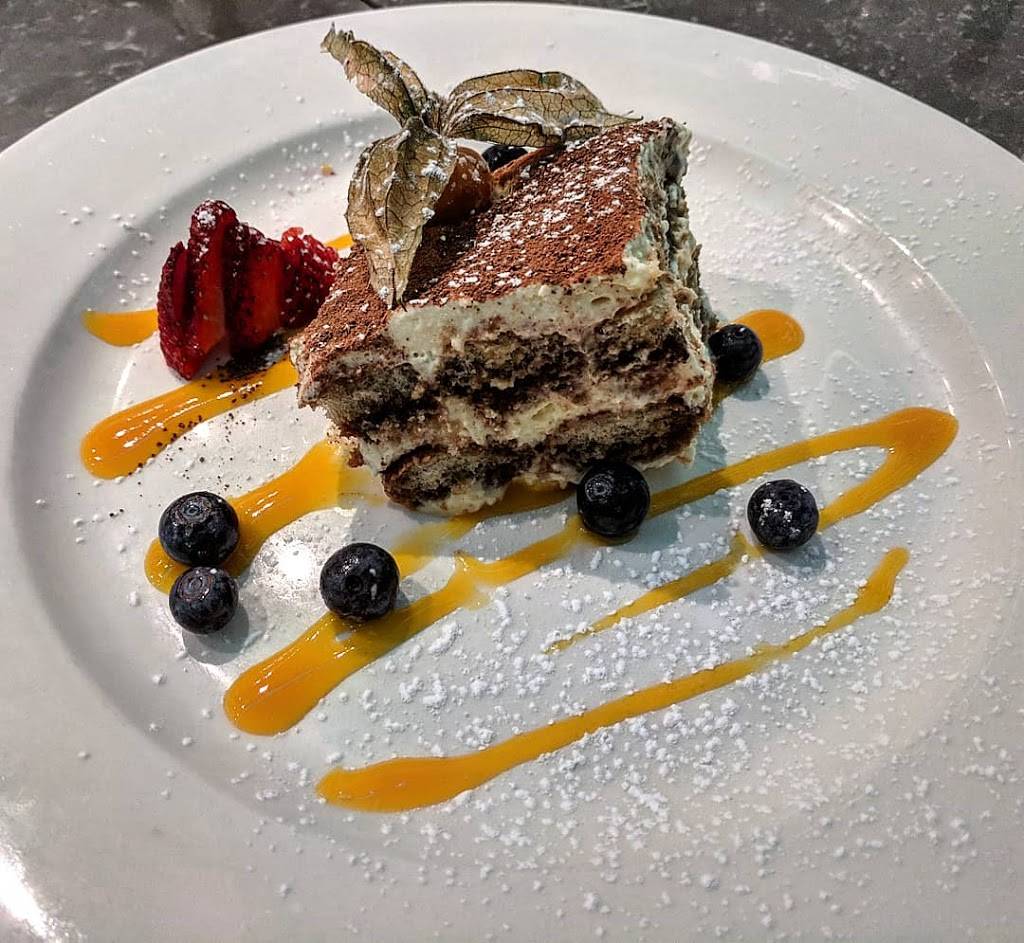 Dianas Oyster Bar and Grill | restaurant | 2105 Lawrence Ave E, Scarborough, ON M1R 2Z4, Canada | 4162881588 OR +1 416-288-1588