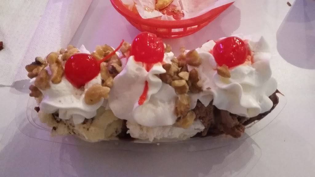 Retro Burger & Ice Cream | restaurant | 795 Massachusetts Ave, Arlington, MA 02476, USA | 7817772139 OR +1 781-777-2139