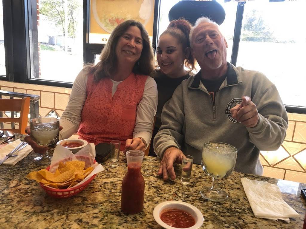 Charritos Plaza | restaurant | 202 E 10th St, Eudora, KS 66025, USA | 7856155095 OR +1 785-615-5095