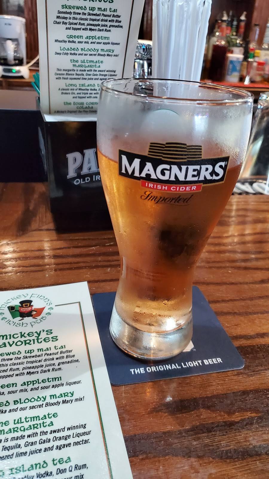 Mickey Finns Irish Pub | restaurant | 16909 High Grove Blvd, Clermont, FL 34714, USA | 3527174117 OR +1 352-717-4117