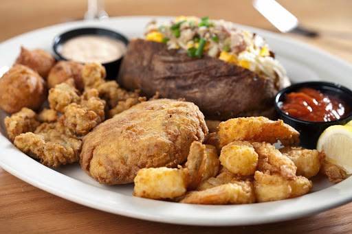 Boundary House Restaurant | restaurant | 1045 River Rd, Calabash, NC 28467, USA | 9105798888 OR +1 910-579-8888