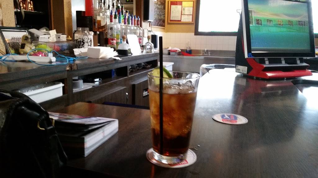 Mug-Zs Pub & Grille | restaurant | W194S7060 Hillendale Dr, Muskego, WI 53150, USA | 2626795455 OR +1 262-679-5455