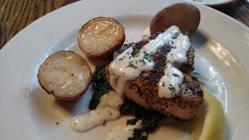 Jays Seafood | restaurant | 225 E 6th St, Dayton, OH 45402, USA | 9372222892 OR +1 937-222-2892