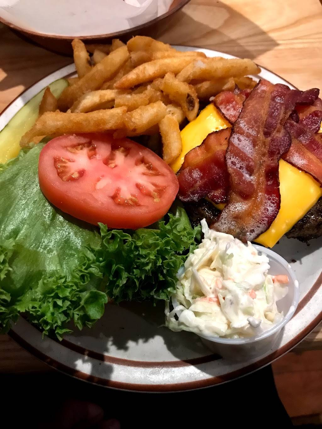 Big Eds Barbecue | restaurant | 305 NJ-34, Matawan, NJ 07747, USA | 7325832626 OR +1 732-583-2626