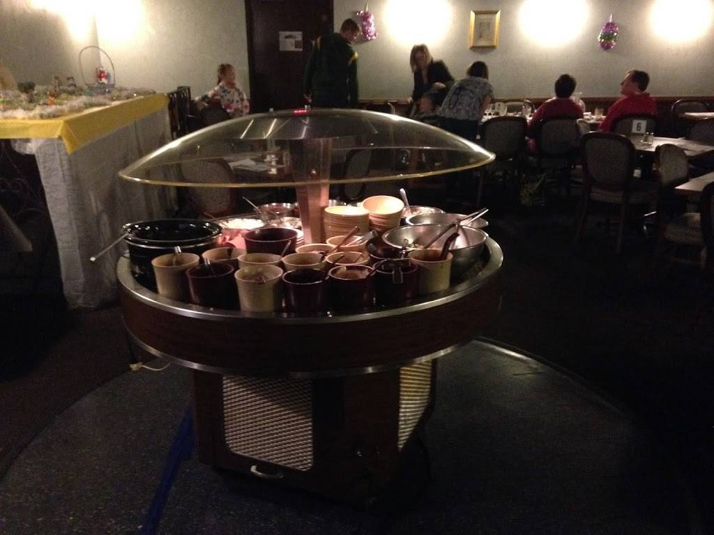 Mer & Jackies Supper Club | restaurant | 4899 County Rd Ee, Appleton, WI 54913, USA | 9207347407 OR +1 920-734-7407