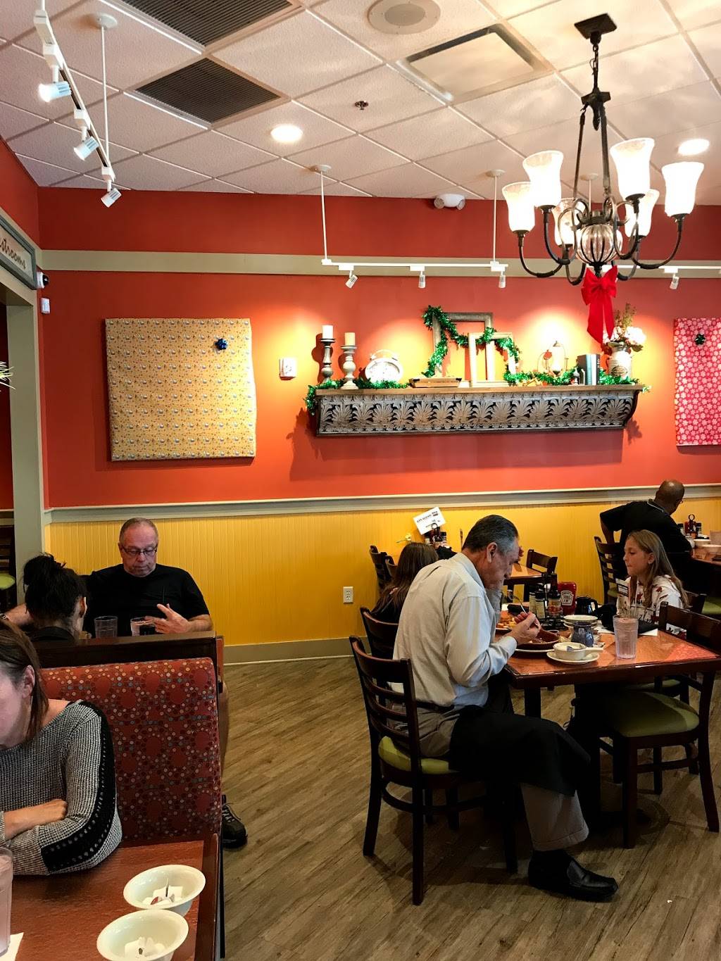 Another Broken Egg Cafe | cafe | 470 Poinsettia Ave, Clearwater Beach, FL 33767, USA | 7272404682 OR +1 727-240-4682