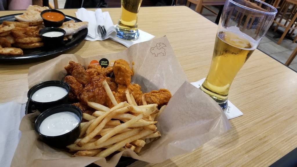 Buffalo Wild Wings | restaurant | 2313 W Main St, Troy, OH 45373, USA | 9374409016 OR +1 937-440-9016