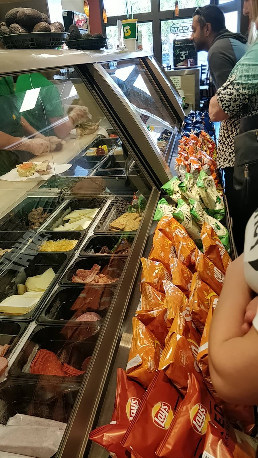 Subway | restaurant | 5801 Calle Real C, Goleta, CA 93117, USA | 8056838757 OR +1 805-683-8757