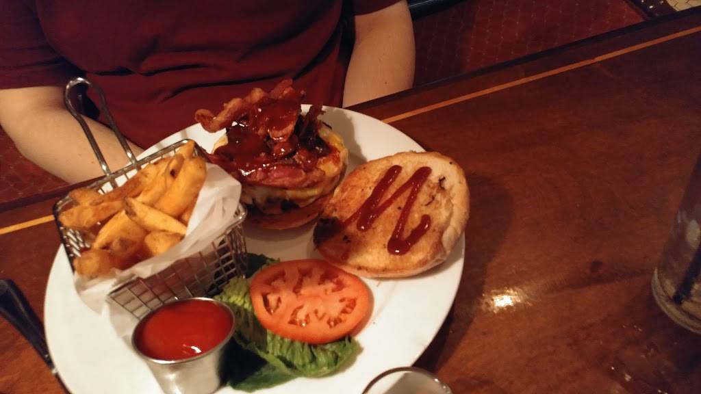 Waverly Tavern Restaurant | restaurant | 286 Maple Ave, Cheshire, CT 06410, USA | 2032725998 OR +1 203-272-5998