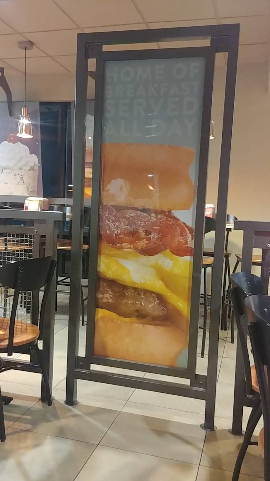 Jack in the Box | restaurant | 1200 Oak St, Bakersfield, CA 93304, USA | 6618618337 OR +1 661-861-8337