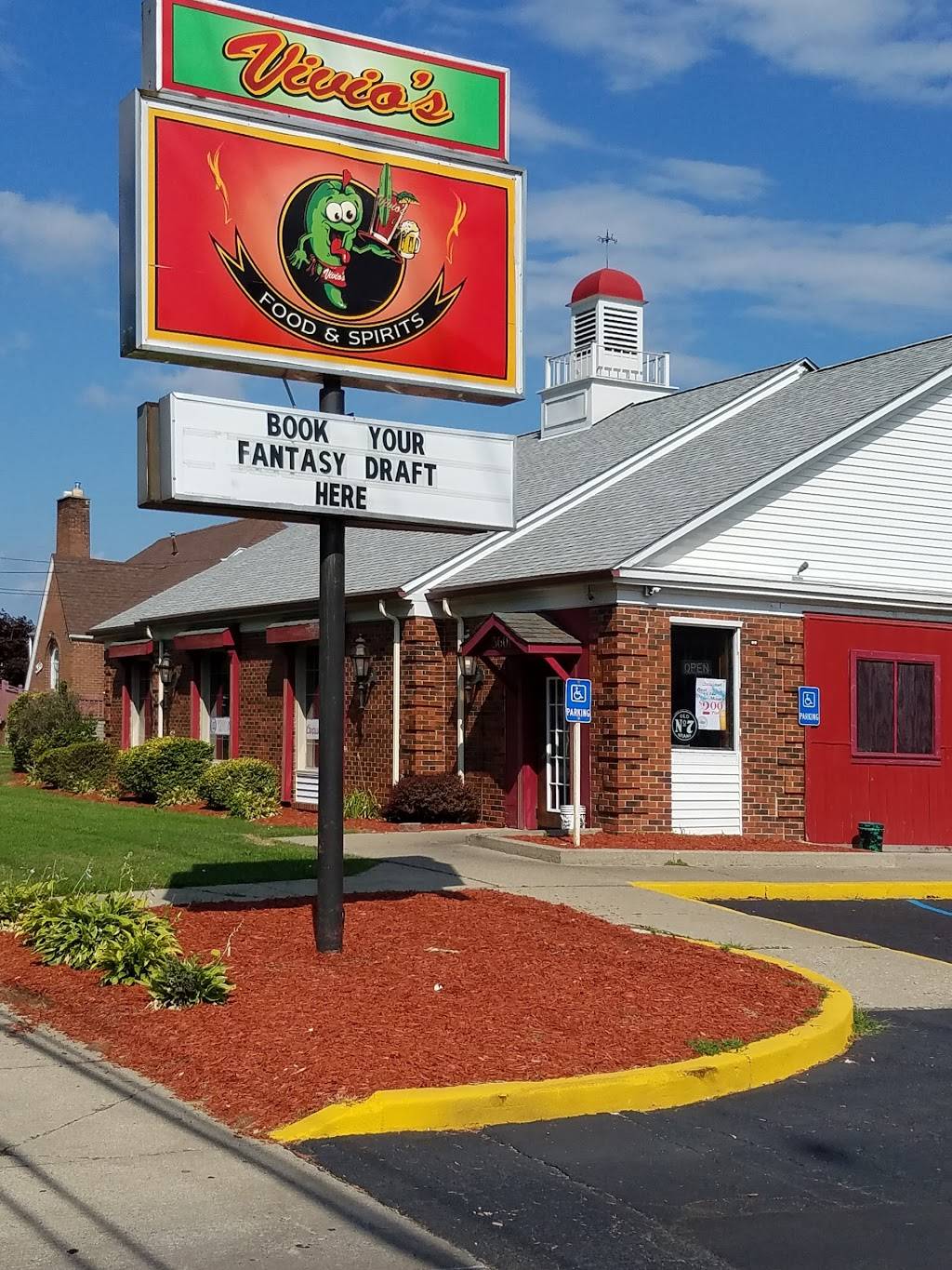 Vivios II Food & Spirits | restaurant | 3601 Twelve Mile Rd, Warren, MI 48092, USA | 5865760495 OR +1 586-576-0495