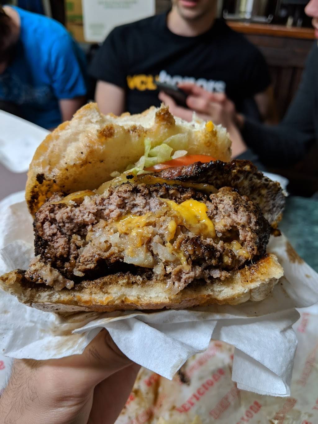 Viking Burger | restaurant | 13650 Warwick Blvd, Newport News, VA 23602, USA | 7578741269 OR +1 757-874-1269