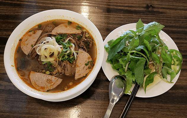 La Cà Bar | restaurant | 606 S Junett St, Tacoma, WA 98405, USA | 2532675540 OR +1 253-267-5540