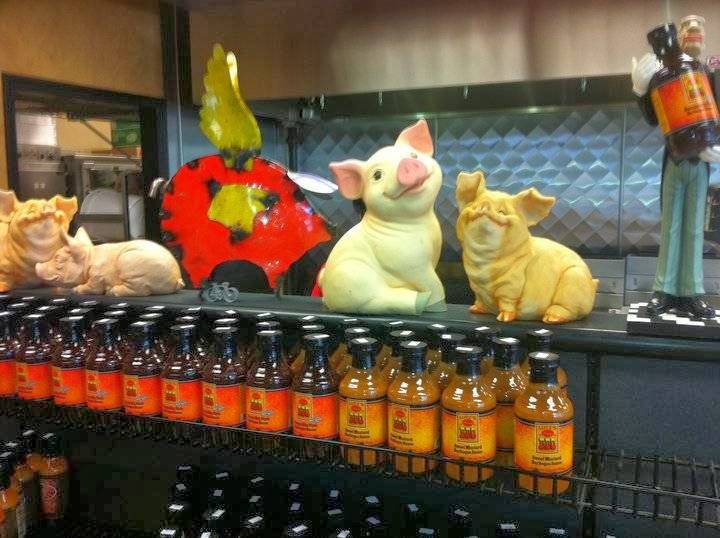 Lutzs BBQ | restaurant | 200 E Nifong Blvd, Columbia, MO 65203, USA | 5734434227 OR +1 573-443-4227