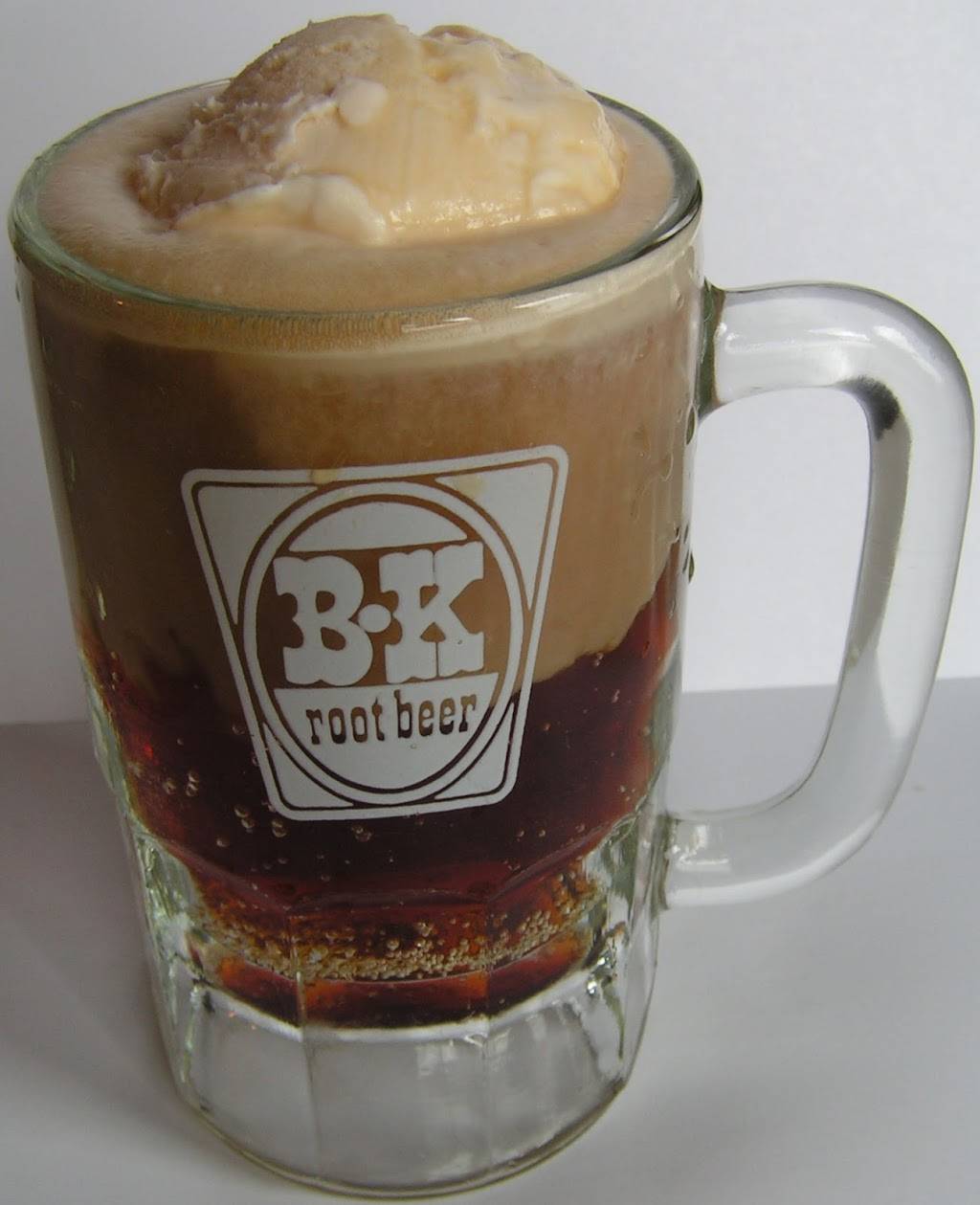 B & K Root Beer Drive In | restaurant | 2184 Manchester Rd, Akron, OH 44314, USA | 3307533674 OR +1 330-753-3674