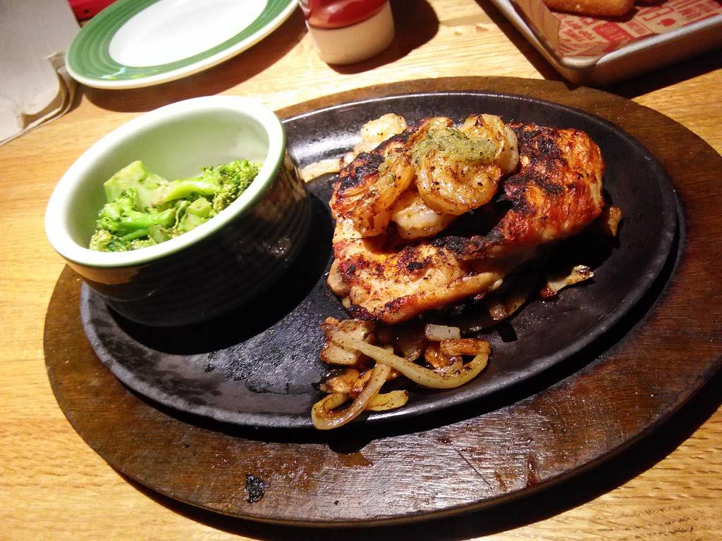 Applebees Grill + Bar | restaurant | 4535 Outer Loop, Louisville, KY 40219, USA | 5029691228 OR +1 502-969-1228