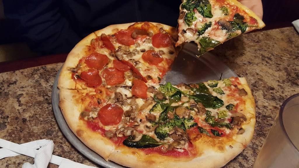 Michelangelos Pizzeria & Ristorante | restaurant | 465 Court St, Binghamton, NY 13904, USA | 6077244045 OR +1 607-724-4045