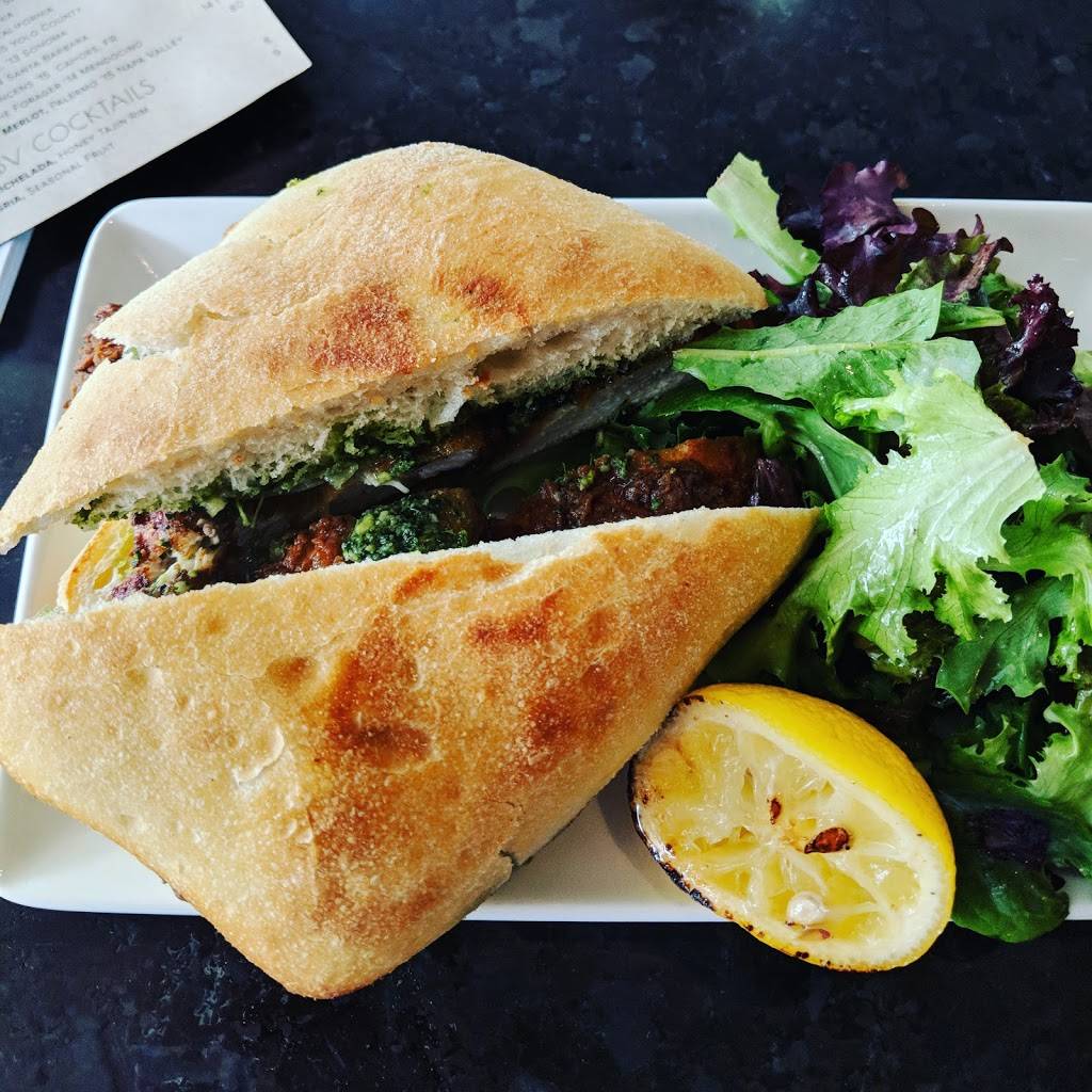 Causwells | restaurant | 2346 Chestnut St, San Francisco, CA 94123, USA | 4154476081 OR +1 415-447-6081