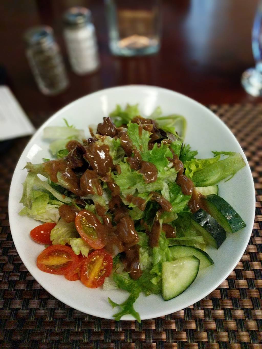 Casa Italiana (Vecchio E Nuovo) | restaurant | 8801 Three Chopt Rd Suite B, Richmond, VA 23229, USA | 8043032769 OR +1 804-303-2769