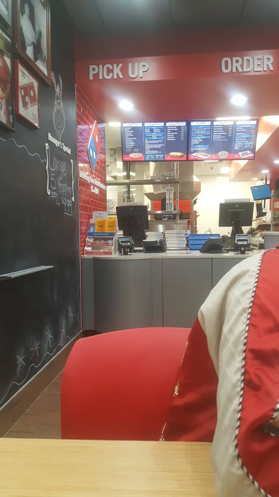 Dominos Pizza | meal delivery | 3906 Hull St, Richmond, VA 23224, USA | 8046554600 OR +1 804-655-4600