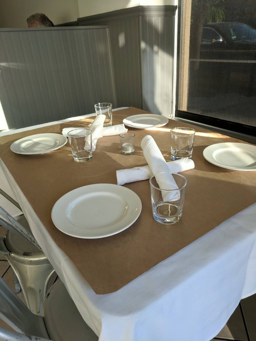 Ellies | restaurant | 204 Orange Ave, Long Beach, CA 90802, USA | 5624374837 OR +1 562-437-4837