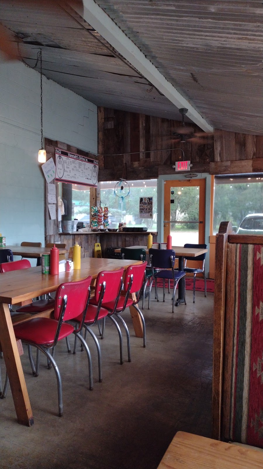 Vannahs Drive In | restaurant | 2908 N 7th St, West Monroe, LA 71291, USA | 3186003135 OR +1 318-600-3135