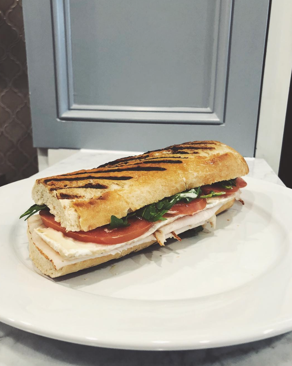 Olivia’s Cafe | restaurant | 643 McLean Ave, Yonkers, NY 10705, USA | 9149682600 OR +1 914-968-2600