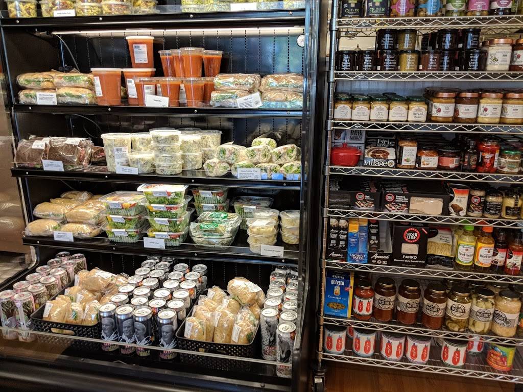 Marys Kitchen Port | restaurant | 539 W Front St, Traverse City, MI 49684, USA | 2319410525 OR +1 231-941-0525