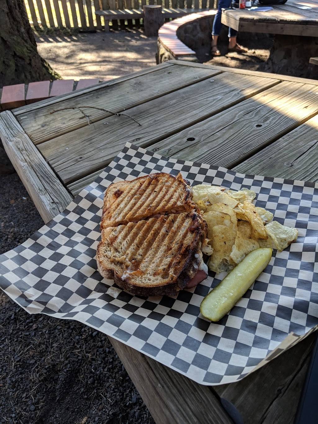 Skyline Tavern | restaurant | 8031 NW Skyline Blvd, Portland, OR 97229, USA | 5032864788 OR +1 503-286-4788