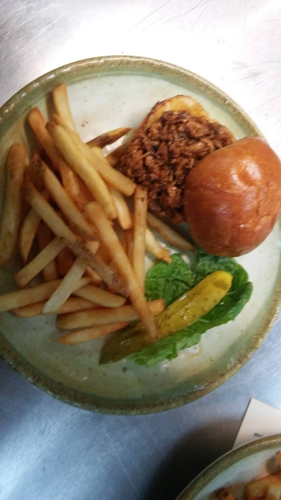 Monument Pizza Pub | restaurant | 60 N Public Square, Angola, IN 46703, USA | 2603194489 OR +1 260-319-4489