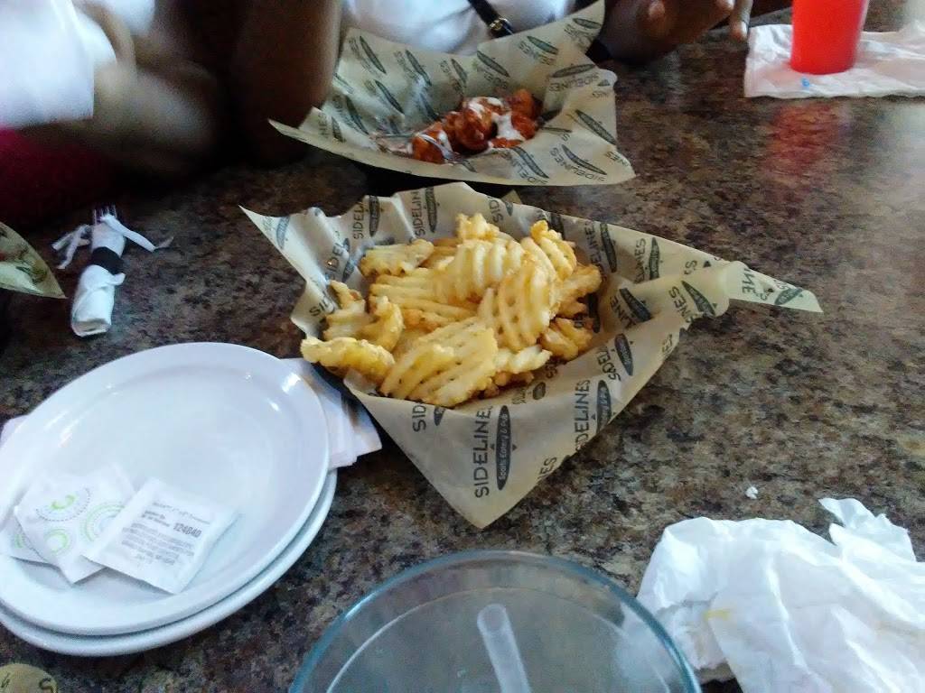 Sidelines Sports Eatery - Mellwood | restaurant | 2111 Mellwood Ave, Toledo, OH 43613, USA | 4194740000 OR +1 419-474-0000