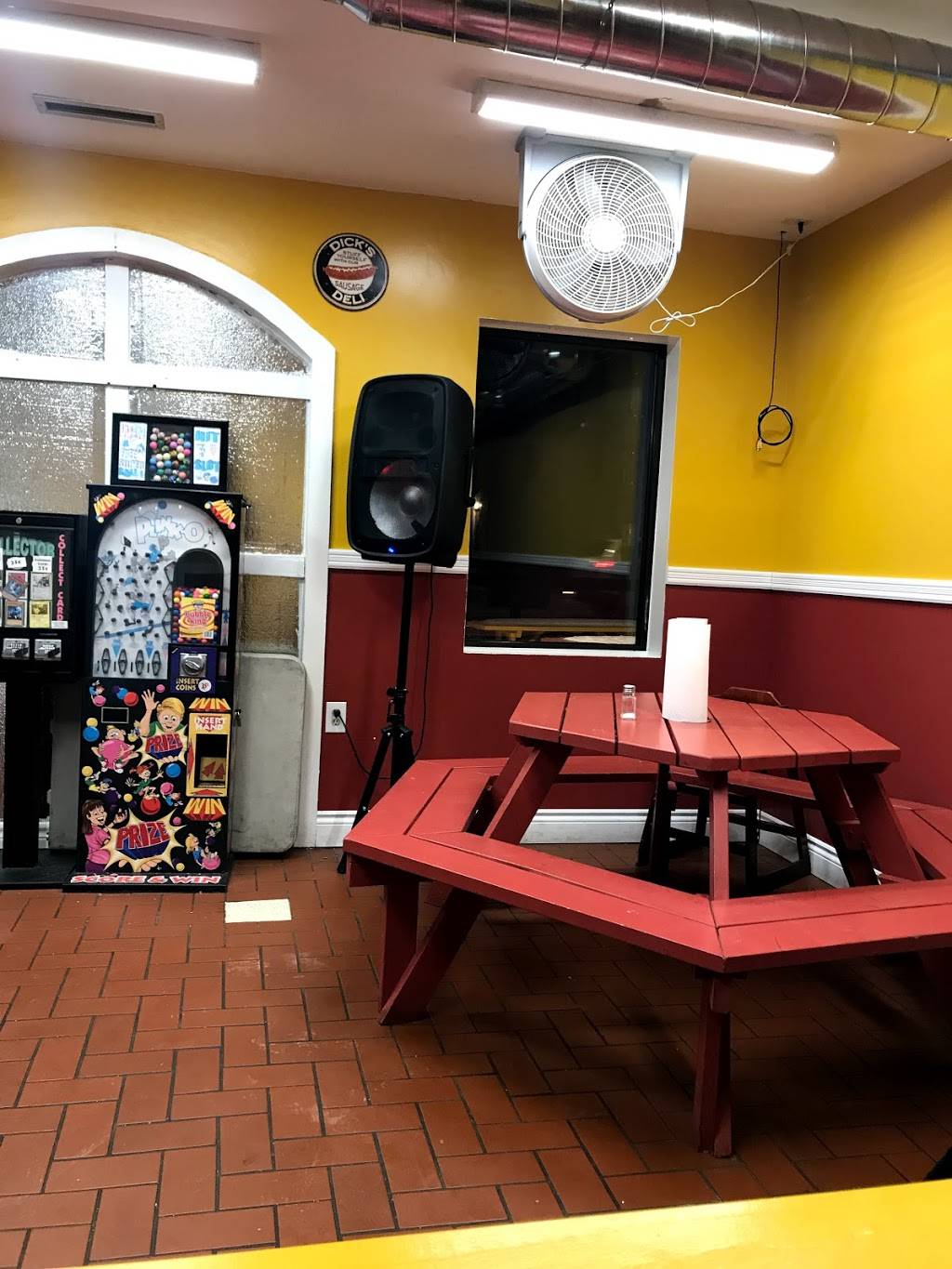 Wuddup Dog | restaurant | 960 King St E, Cambridge, ON N3H 3P3, Canada | 5192193300 OR +1 519-219-3300