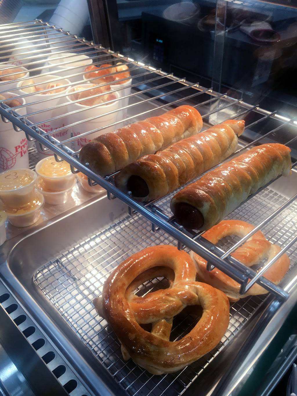 The Pretzel Twister | restaurant | 10 Graham Ave, Brooklyn, NY 11206, USA | 7183021188 OR +1 718-302-1188