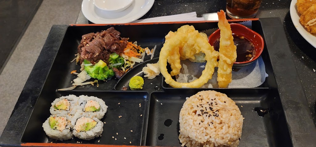 MoMo Sushi. Wok. Grill | restaurant | 1540 Royal Gorge Blvd Suite D, Cañon City, CO 81212, USA | 7192753667 OR +1 719-275-3667