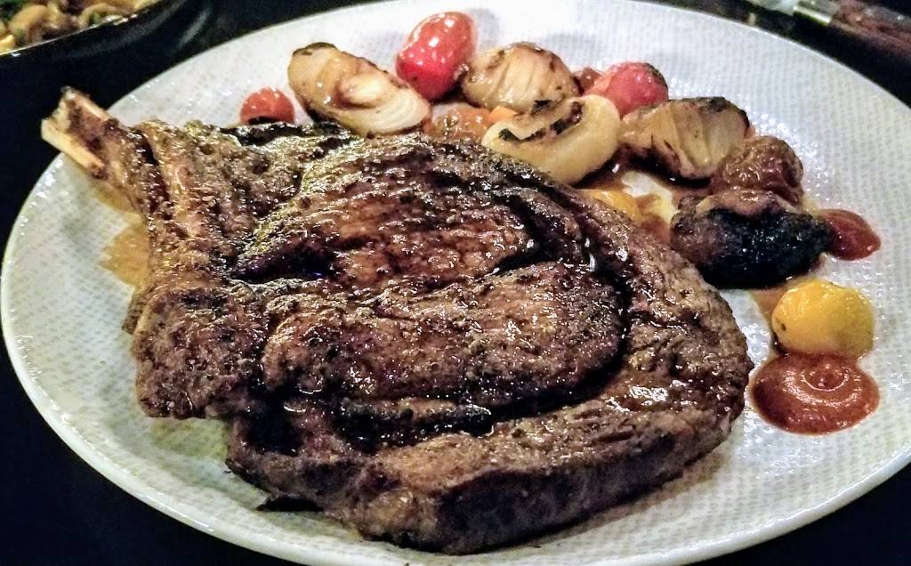 The Country Club | restaurant | 330 E 17th St, Costa Mesa, CA 92627, USA | 9492812582 OR +1 949-281-2582