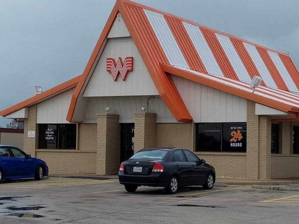 Whataburger | restaurant | 712 Fort Worth Dr, Denton, TX 76201, USA | 9403832316 OR +1 940-383-2316