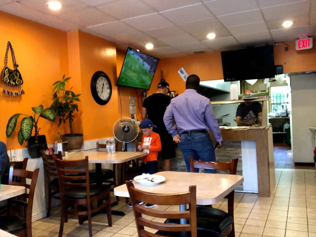 Leziz Kitchen | restaurant | 418 Horner Ave, Etobicoke, ON M8W 2A4, Canada | 4162599838 OR +1 416-259-9838