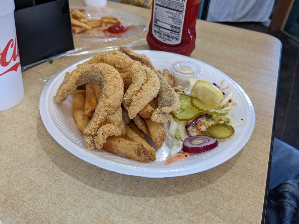 Mama Bears Café | restaurant | 26 Roberts Rd, Forest Hill, LA 71430, USA | 3187486172 OR +1 318-748-6172