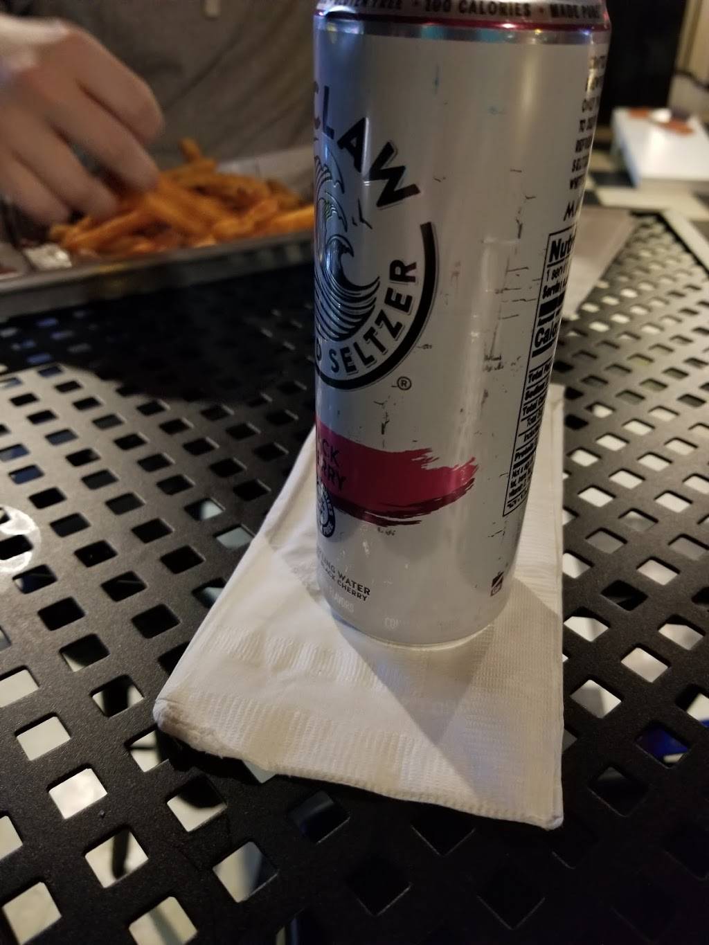 Mad Hatters Pub | restaurant | 2702 W Farmington Rd, West Peoria, IL 61604, USA | 3099661008 OR +1 309-966-1008