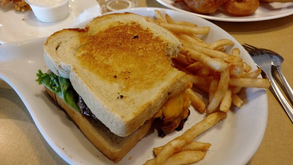 The Farmhouse | restaurant | 430 W Washington Ave, Zeeland, MI 49464, USA | 6167729330 OR +1 616-772-9330