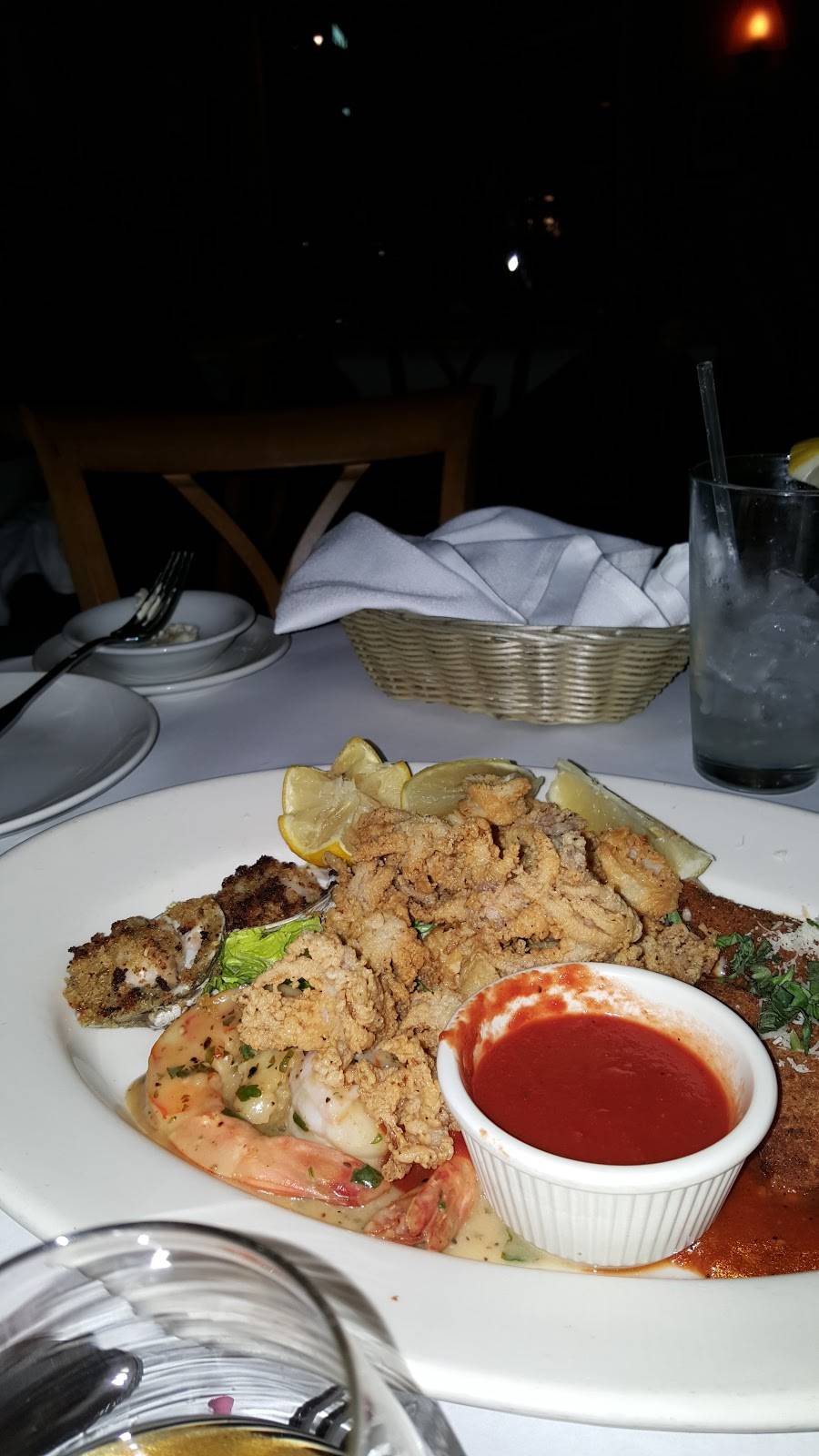 Frankies on Melrose | restaurant | 7228 Melrose Ave, Los Angeles, CA 90038, USA | 3239372801 OR +1 323-937-2801