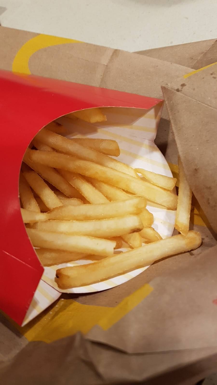 McDonalds | cafe | 2410 Homer Watson Blvd, Kitchener, ON N2G 3W5, Canada | 5198933868 OR +1 519-893-3868