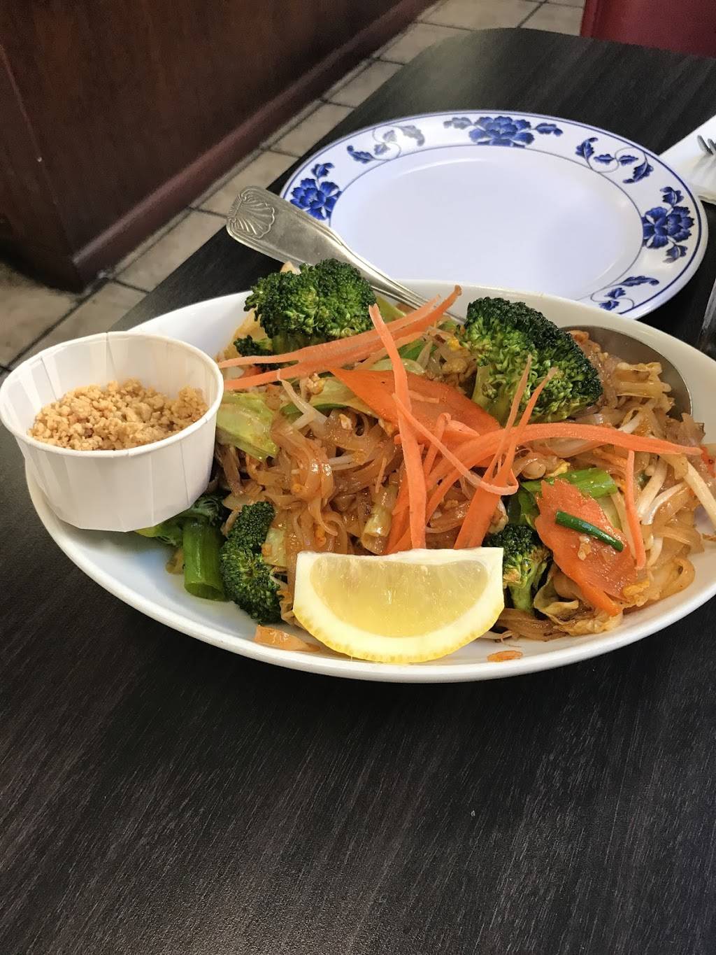 Tasty Thai Restaurant | restaurant | 2607 E Gage Ave, Huntington Park, CA 90255, USA | 3235827770 OR +1 323-582-7770