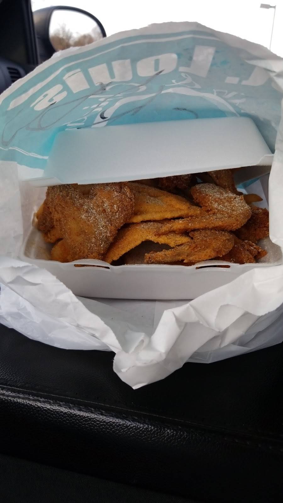 St Louis Fish & Chicken | restaurant | 1213 Kingshighway, Washington Park, IL 62204, USA | 6188748220 OR +1 618-874-8220